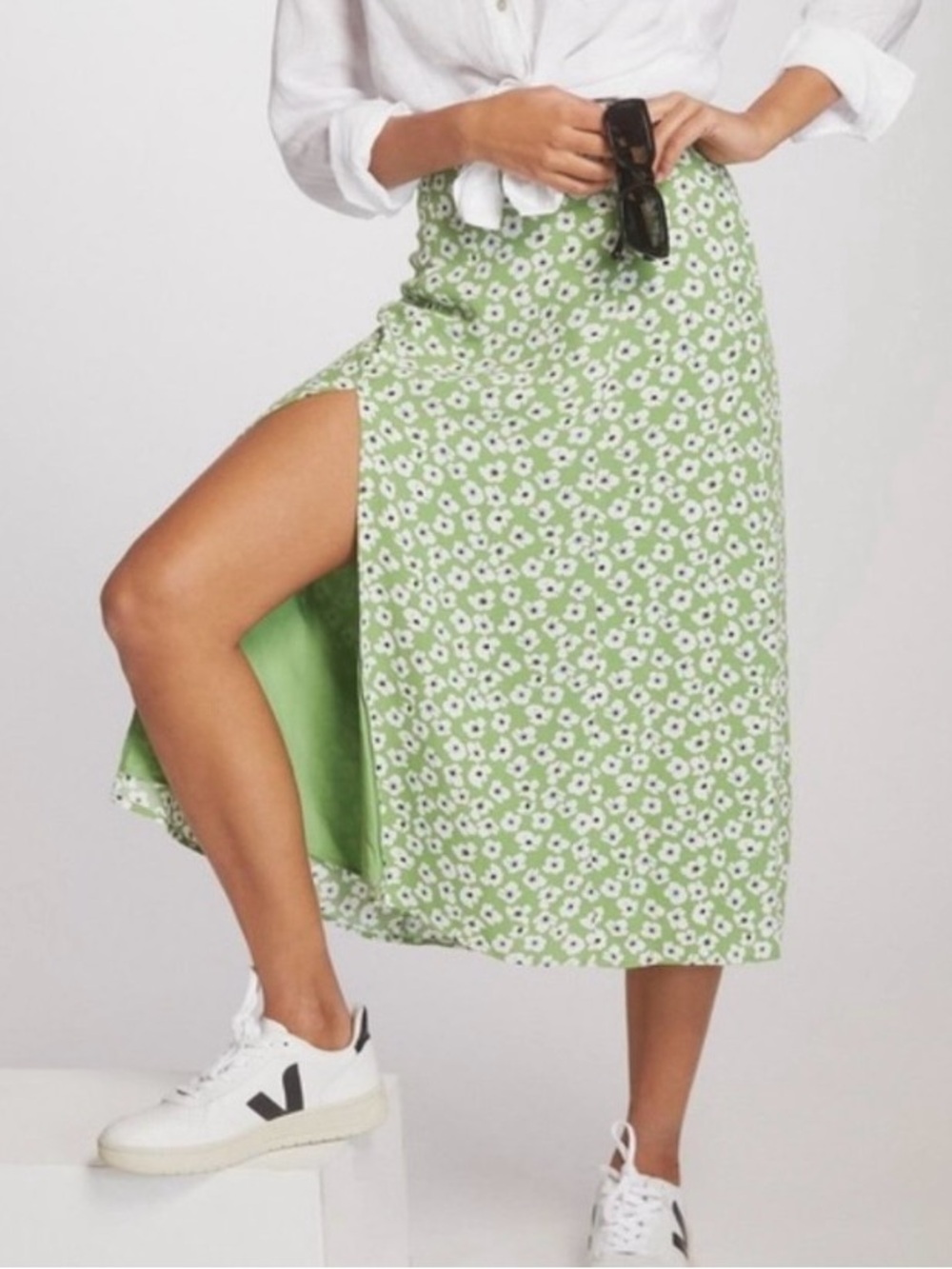 ANTHROPOLOGIE Maeve The Lille Floral Midi Skirt w/ Side Slits in Green - US 00